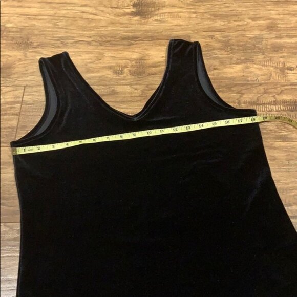 Velvety double v neck top - Picture 7 of 10